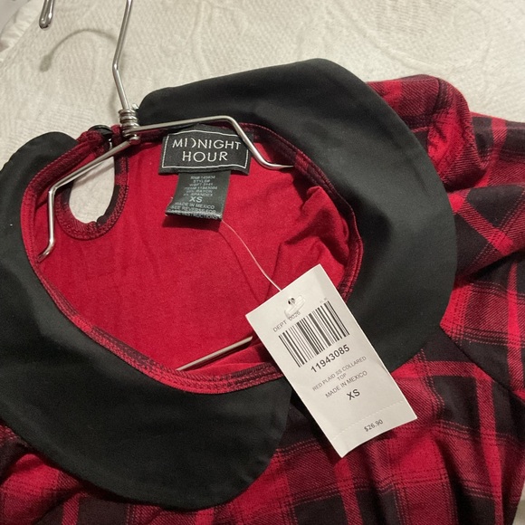 Hot Topic Plaid Red and Black Women's Top - Picture 3 of 3